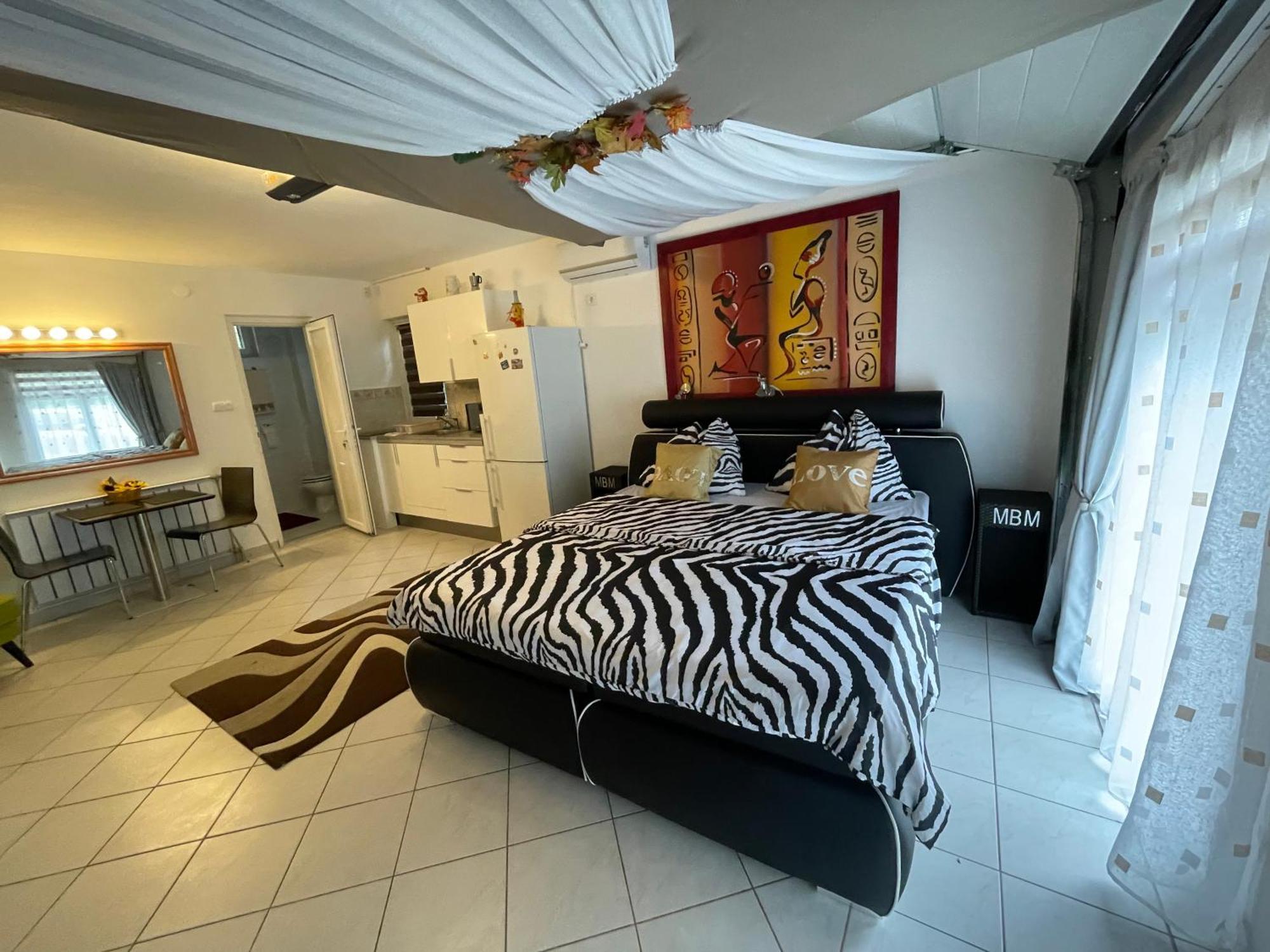 Varlak Apartmans ✷ ✷ ✷ Siófok Exteriör bild